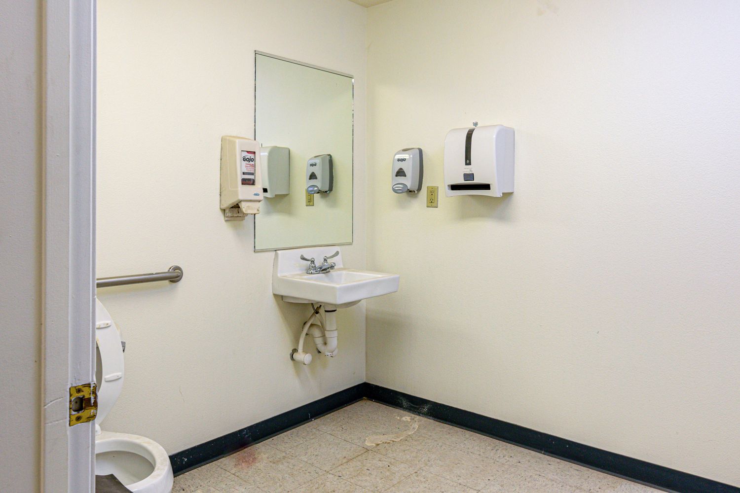 3100 N 1st St, Bloomfield, NM 87413